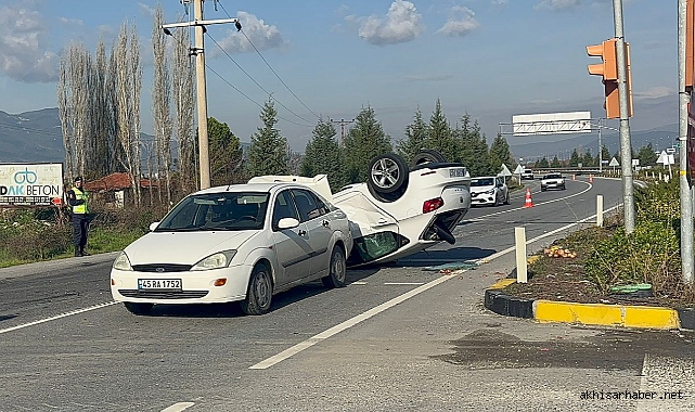 Kırkağaç-Akhisar arasında Zincirleme Kaza: 2 Yaralı