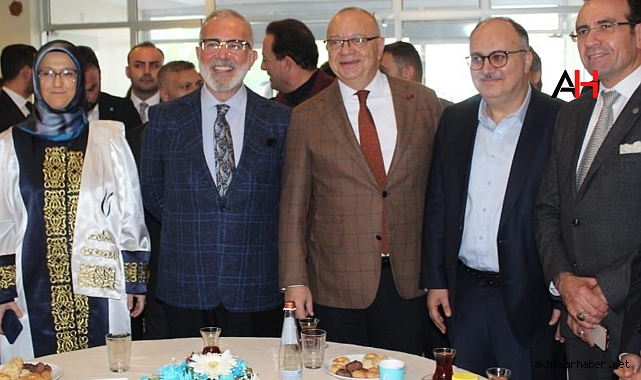 Manisa Celal Bayar Üniversitesi'nde Yeni Akademik Yıl Coşkuyla Başladı