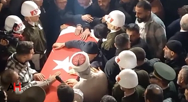 Manisa'daki Şehit Cenazesinde Gerginlik