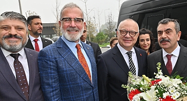 Milli Eğitim Bakanı Yusuf Tekin, Cengiz Ergün'ü Ziyaret Etti