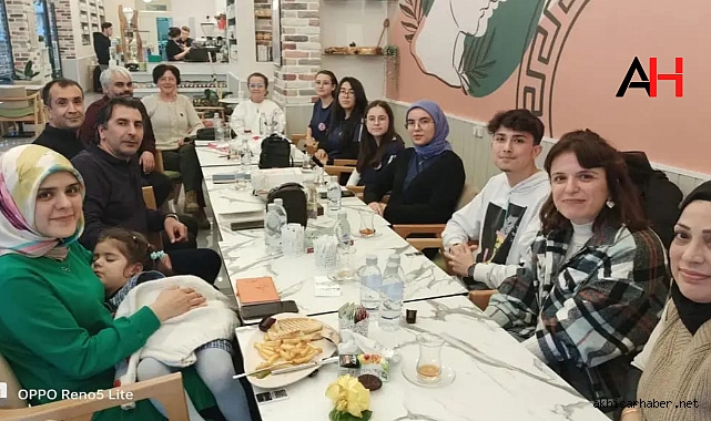 ŞİAL'in Kitap Okuma Atölyesi: Euppia Caffe'de Bir Edebiyat Şöleni