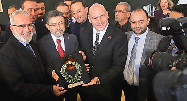 Tarım ve Orman Bakanı İbrahim Yumaklı, Alhatoğlu Zeytinyağı Fabrikasını inceledi