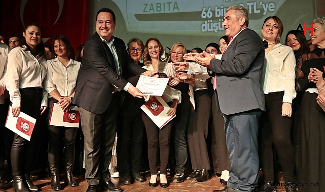 Uluslararası Altın Saat Kulesi Festivali ödülleri Akhisar'da verildi