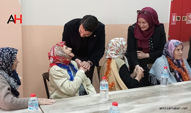 Yeniden Refah Partisi, Huzurevinde Moralleri Yükseltti