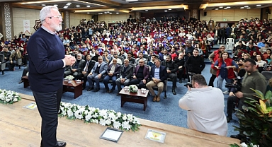 AK Parti Grup Başkanvekili Bahadır Yenişehirlioğlu, Manisa'da Gençlerle Buluştu