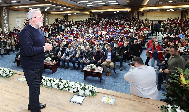 AK Parti Grup Başkanvekili Bahadır Yenişehirlioğlu, Manisa'da Gençlerle Buluştu