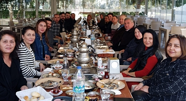 Akhisar Balıkesirliler Derneği Yeni Projeler İçin Fikir Alışverişinde Bulundu
