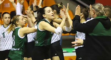 Akhisar Belediye Voleybol Takımı, Aliağa KYZ Spor'u Deplasmanda 3-0 yendi