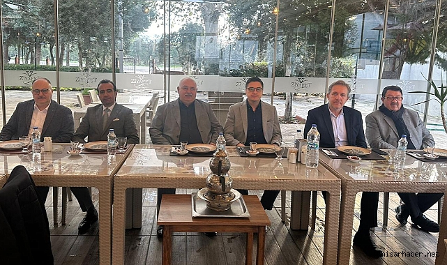 Akhisar'da Cumhur İttifakın Kahvaltı Buluşması: Yerel Seçimler Öncesi Birlik Beraberlik Vurgusu