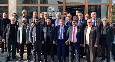 Akhisar'da Ege Bölge Pazarcılar Toplantısı: Esnafın Talep ve Sorunları Ele Alındı