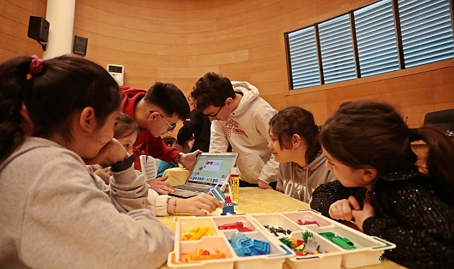 Akhisar'da Robotik Kodlama Heyecanı