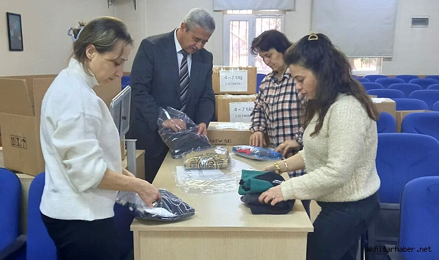 Akhisar Halk Eğitimi Merkezi'nden Filistinli Çocuklara Sıcak Dokunuş