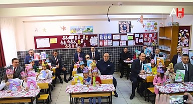 Atatürk İlkokulu'nda Karne Heyecanı: Protokol Üyeleri Öğrencilerle Buluştu
