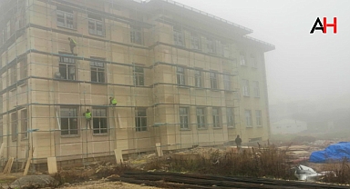 Akhisar'ın Yeni Hükümet Binası Yükseliyor: Kaymakam Murat Kütük İnşaatta İncelemelerde Bulundu