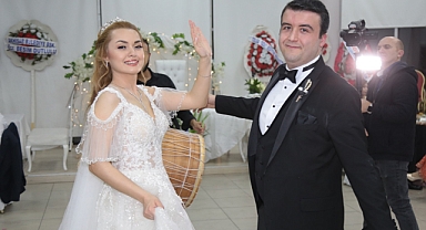Akhisar Şehrinin Gözde Çifti Gonca Gül ve Mehmet Ali Dünya evine Girdi