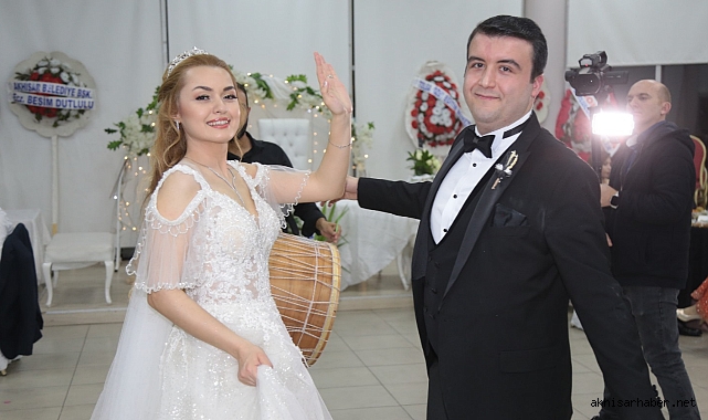 Akhisar Şehrinin Gözde Çifti Gonca Gül ve Mehmet Ali Dünya evine Girdi
