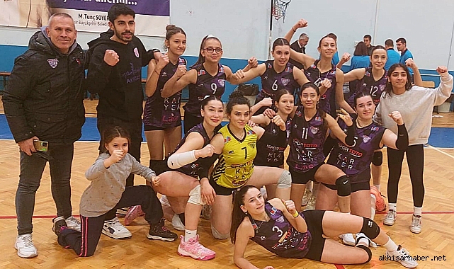 Akhisargücü Kadın Voleybol Takımı, İzmir Deplasmanında Büyük Zafer