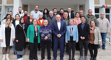CHP Akhisar Teşkilatından Gazetecilere Özel Kahvaltı: Demokrasi ve Özgür Basın Vurgusu