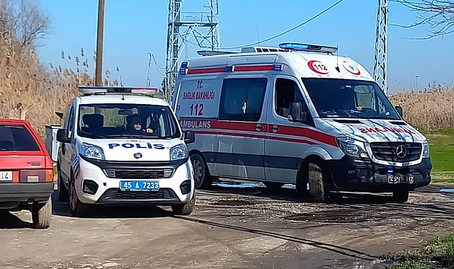 Genç Kız Babasını Bıçakladı