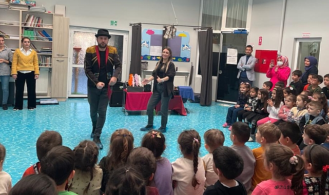 İlkokulu Öğrencileri İllüzyon Gösterisiyle Eğlendi