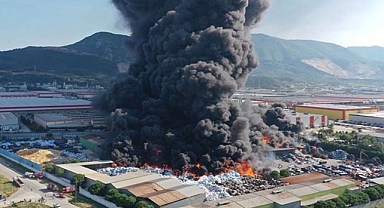 Manisa'da Çevre Tehlikesine Müdahale: Tekeli Geri Dönüşüm Tesisinde Yangın ve Sonrası Tedbirler