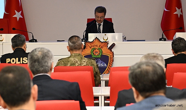 Manisa'da Seçim Güvenliği İçin Kapsamlı Hazırlık: Vali Ünlü Önderliğinde Toplantı Gerçekleştirildi