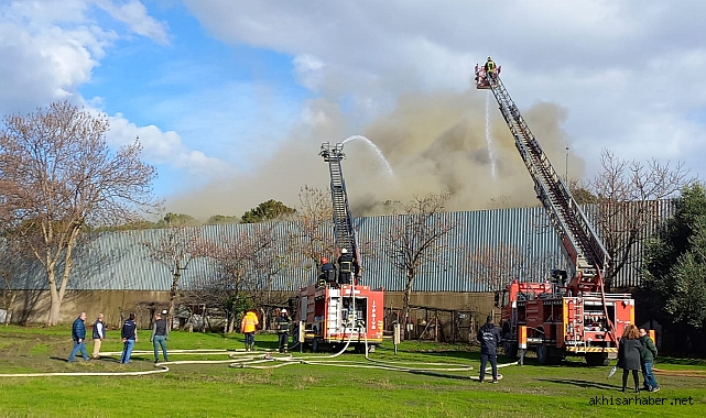Manisa Organize Sanayi Bölgesi'nde Tehlikeli Yangın