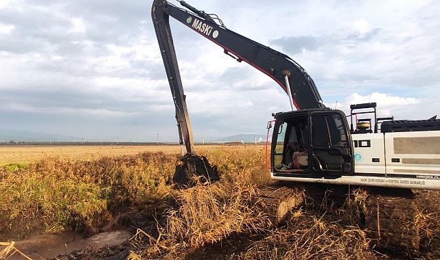 Medar Mahallesinde 3 kilometrelik dere temizliği