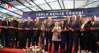 Özgür Özel Akhisar Belediyesi'nin toplu açılış törenine katıldı