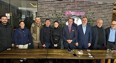 Remzi Şekerçi, Akhisar Belediye Başkan Aday Adaylığı Kapsamında Oda Başkanları ve Basını Ağırladı