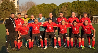 Akhisar Belediye Başkanı Dutlulu'dan Masterlar Futbol Takımlarına Destek Ziyareti
