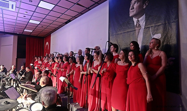 Akhisar Belediyesi TSM Korosundan Unutulmaz Sevgililer Günü Konseri