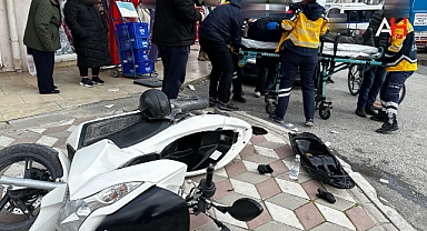 Akhisar'da Ay-Yıdızlı Kavşakta Trafik Kazası: 1 Yaralı