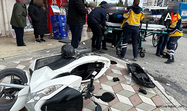 Akhisar'da Ay-Yıdızlı Kavşakta Trafik Kazası: 1 Yaralı