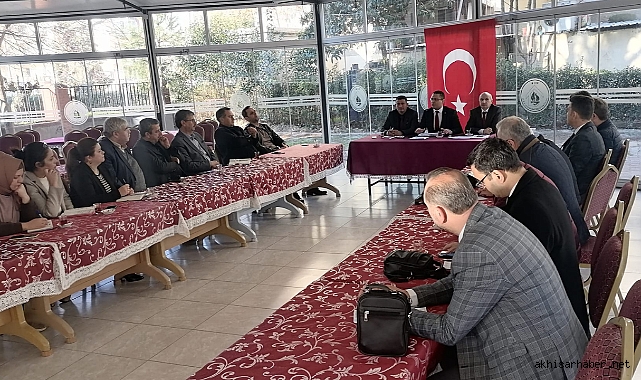 Akhisar'da Eğitim Yöneticileri Okul Kontenjanları Toplantısında Buluştu