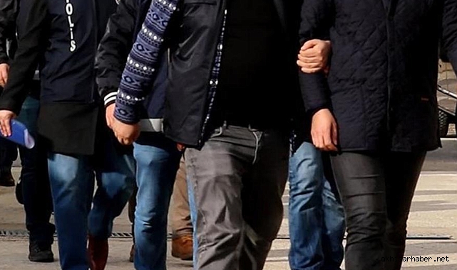 Akhisar'da FETÖ Firarilerine Operasyon: İki Şüpheli Yakalandı