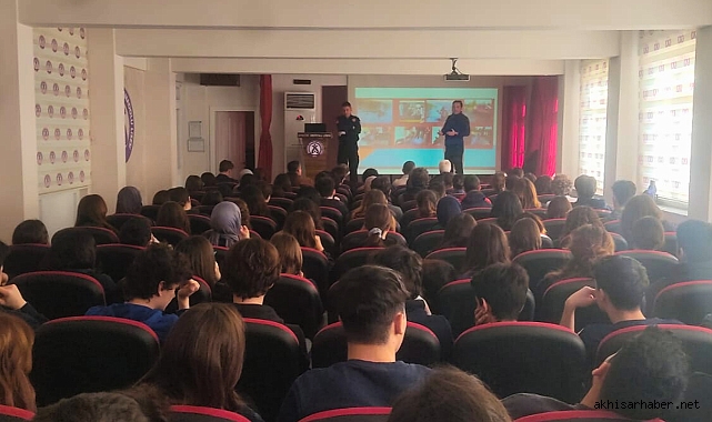 Akhisar'da İtfaiyenin Kahramanları Gençlerle Buluştu