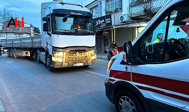 Akhisar'da Trafik Kazası: Görme Engelli Yaya Yaralandı