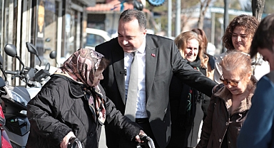 Akhisar Halkı Dutlulu'dan Memnun!