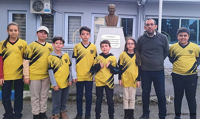 Akhisargücü Satranç Kulübü Başarıdan Başarıya Koşuyor