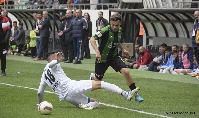 Akhisarspor Evinde Belediye Kütahyaspor'a 2-0 Mağlup Oldu