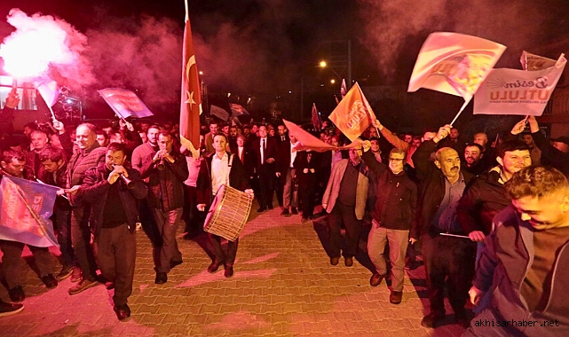 Başkan Dutlulu ve Ferdi Zeyrek’ten Dağdere Çıkarması