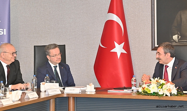 Cumhurbaşkanı Yardımcısı Cevdet Yılmaz, Manisa'da