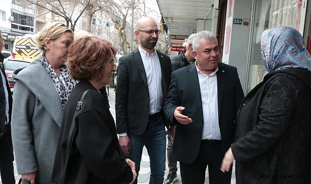 İYİ Partili Hüseyin Ali Doğan, Reşatbey Mahallesinde esnaf ve vatandaşla buluştu