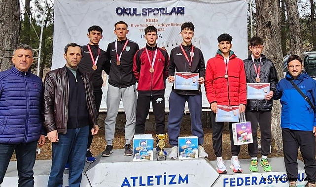 Kayhan Ergun Mesleki ve Teknik Anadolu Lisesi Kros Takımı Türkiye Üçüncüsü Oldu