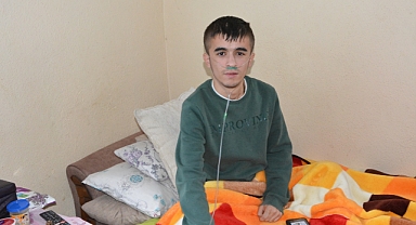 Manisa'da Akciğer Nakli Bekleyen Genç, Çaresizlikle Mücadele Ediyor