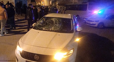 Manisa Şehzadeler'de Kaza Sonrası Otomobil Parçalama Olayı