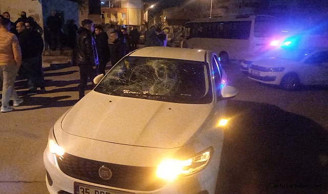 Manisa Şehzadeler'de Kaza Sonrası Otomobil Parçalama Olayı
