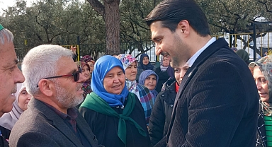 Umreye gidecek olan vatandaşlardan Hızır Şenol'a sevgi seli