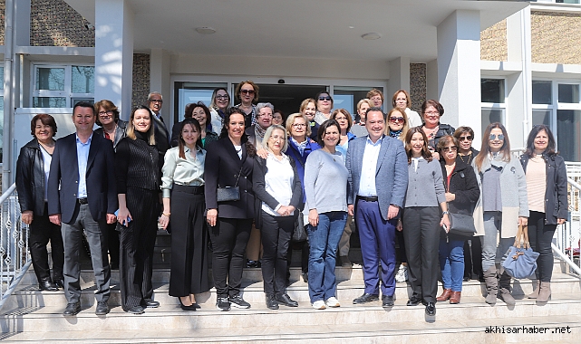 Ahşap Boyama Sanatının İncelikleri: İlknur Kuloğlu'ndan 'İlk Işık' Sergisi